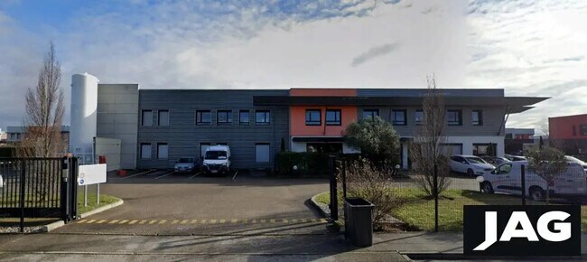 Plus de détails pour Local d'activités à louer