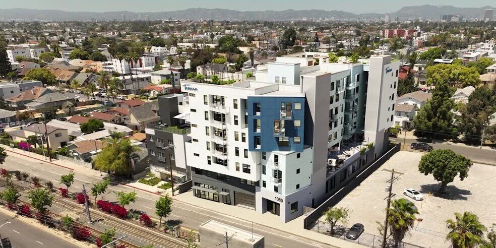 1069 Exposition Blvd, Los Angeles, CA à louer - Photo principale – Image 1 sur 1