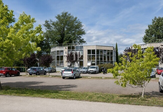 Plus de détails pour 8 avenue de chavailles, Bruges - Bureau à louer