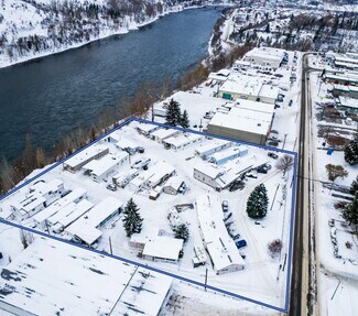 Plus de détails pour 3080 Highway Dr, Trail, BC - Logement à vendre