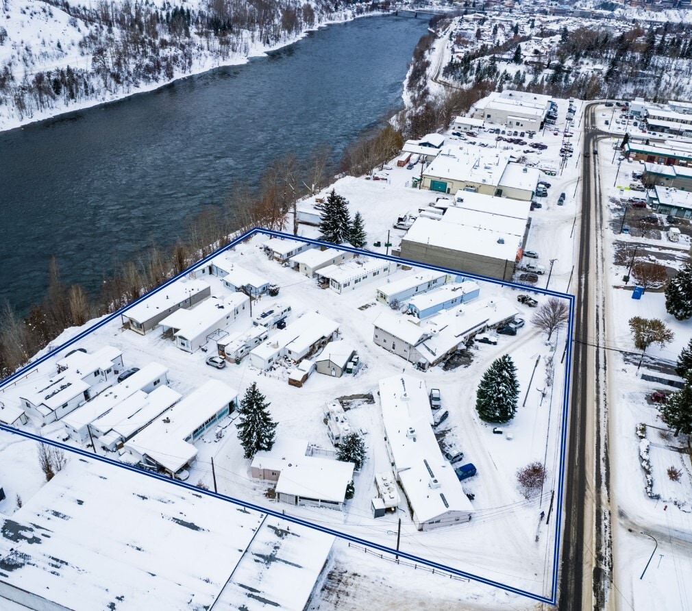 3080 Highway Dr, Trail, BC à vendre Photo principale– Image 1 sur 2