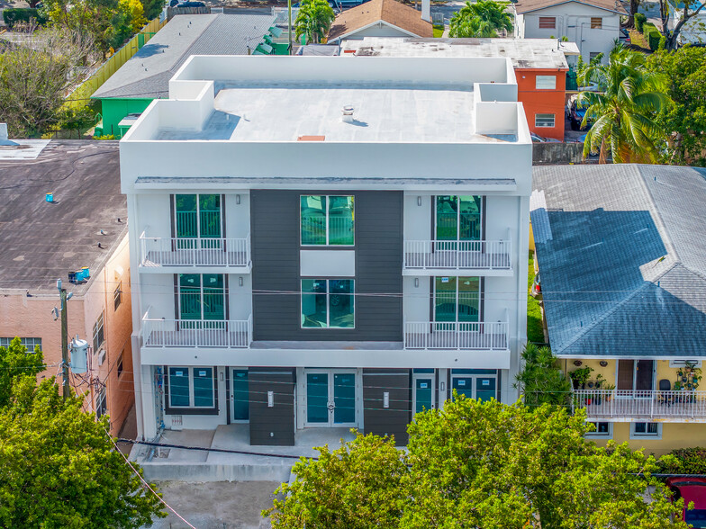 1576 SW 2nd St, Miami, FL à vendre - Photo de l’immeuble – Image 2 sur 23