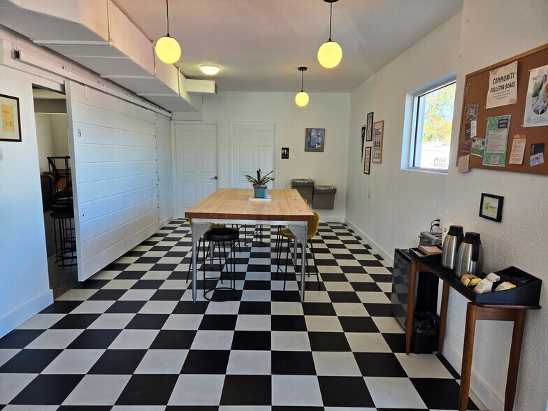 1401 49th St S, Gulfport, FL à louer - Photo de l’immeuble – Image 3 sur 10