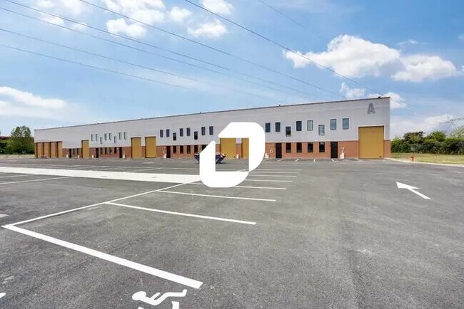 Plus de détails pour Bureau, Local d'activités à louer