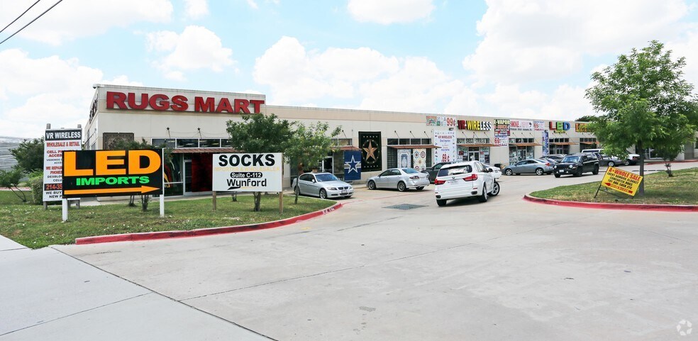 11029 Harry Hines Blvd, Dallas, TX à louer - Photo principale – Image 2 sur 3