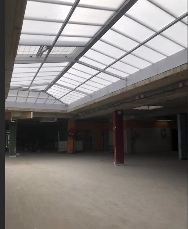 Plus de détails pour Bureau à vendre