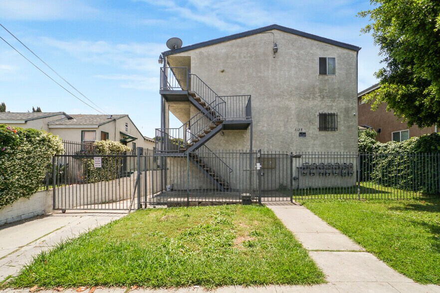 3120 W 71st St, Los Angeles, CA à vendre - Photo de l’immeuble – Image 2 sur 12