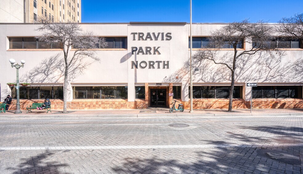 800 Navarro St, San Antonio, TX à louer - Photo de l’immeuble – Image 3 sur 24