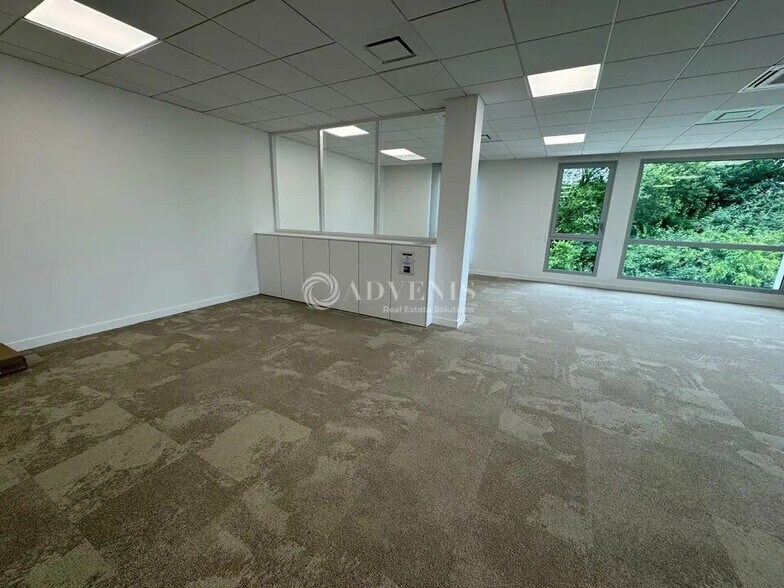 Bureau dans Serris à vendre - Photo de l’immeuble – Image 3 sur 7