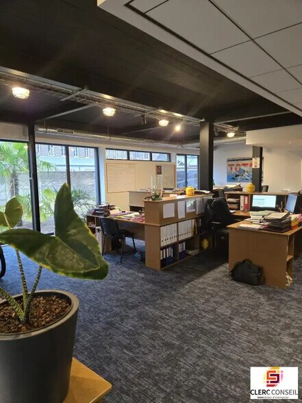 Bureau dans Bois-Guillaume à vendre - Photo de l’immeuble – Image 2 sur 30