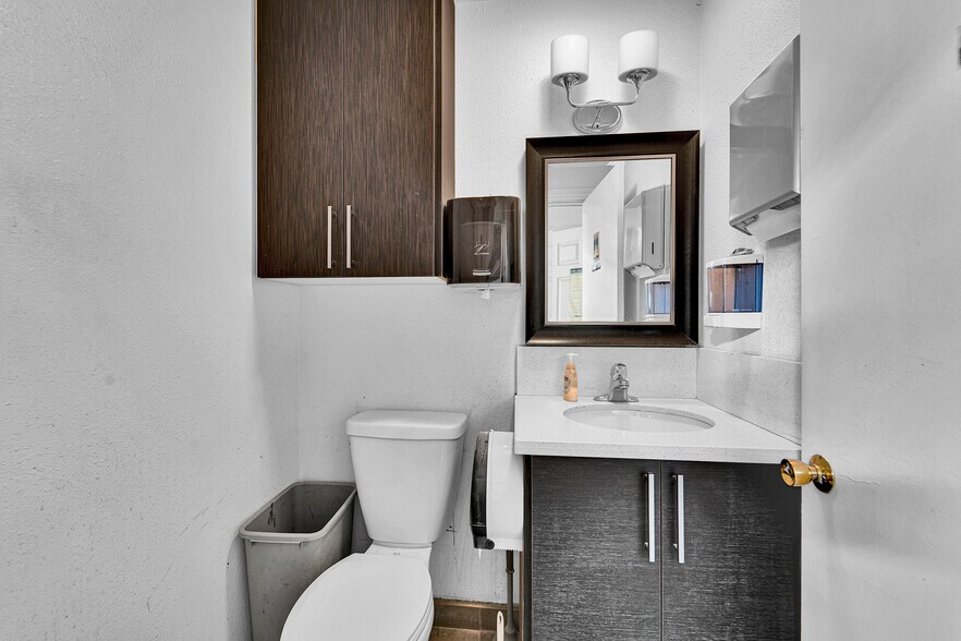 12970 Branford St, Pacoima, CA à vendre - Photo de l’immeuble – Image 3 sur 17