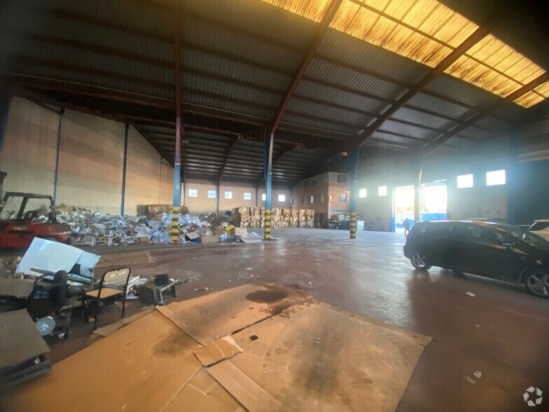 Industriel/Logistique dans Leganés, Madrid à vendre - Photo de l’immeuble – Image 2 sur 5
