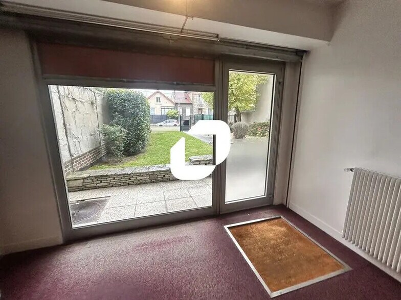 Bureau dans Deuil-la-Barre à louer - Photo de l’immeuble – Image 3 sur 6