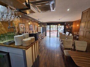 Local commercial dans Barcelone, Barcelona à louer Photo intérieure– Image 1 sur 14