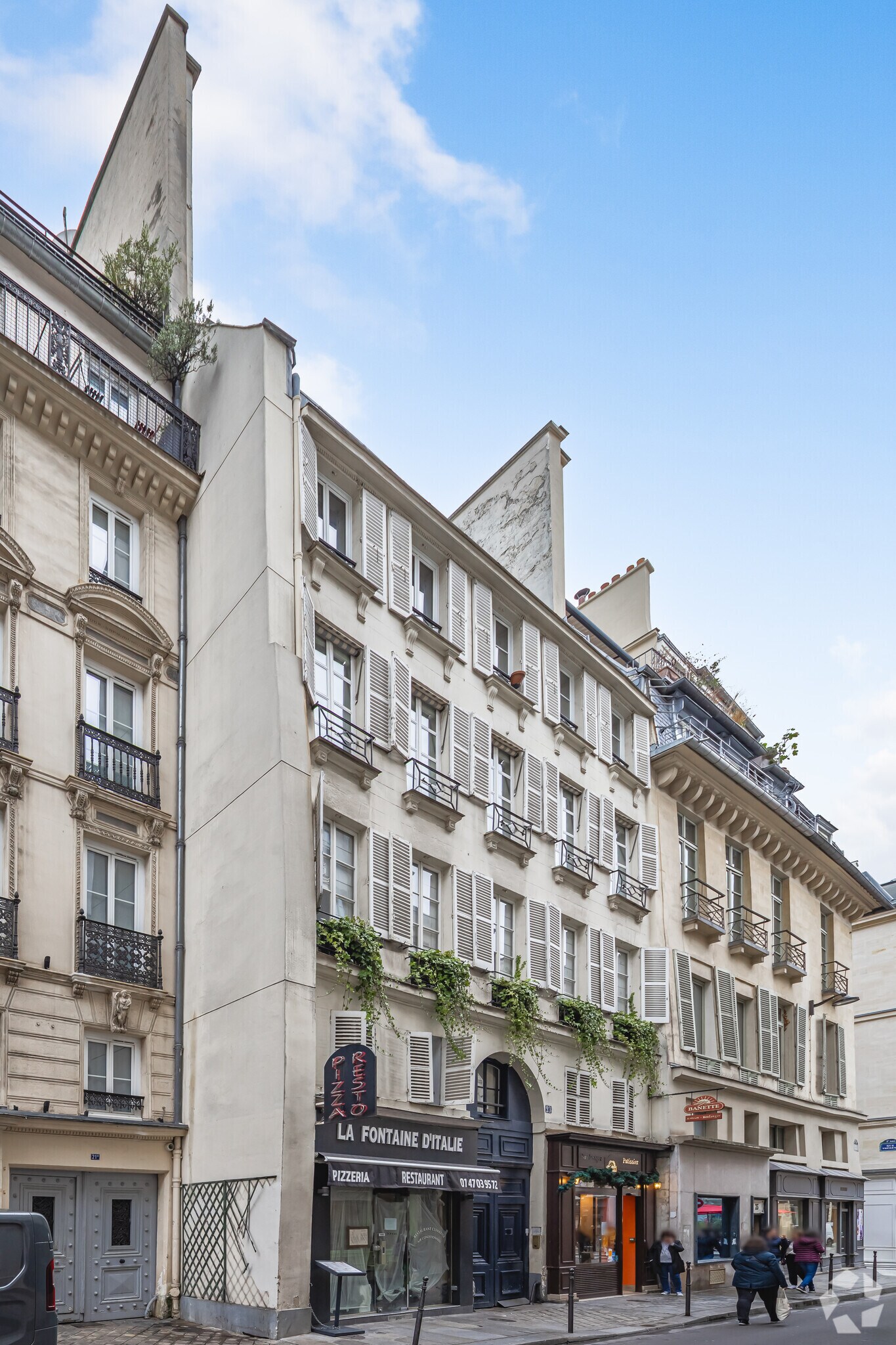 Immeuble residentiel dans Paris à vendre Photo principale– Image 1 sur 2