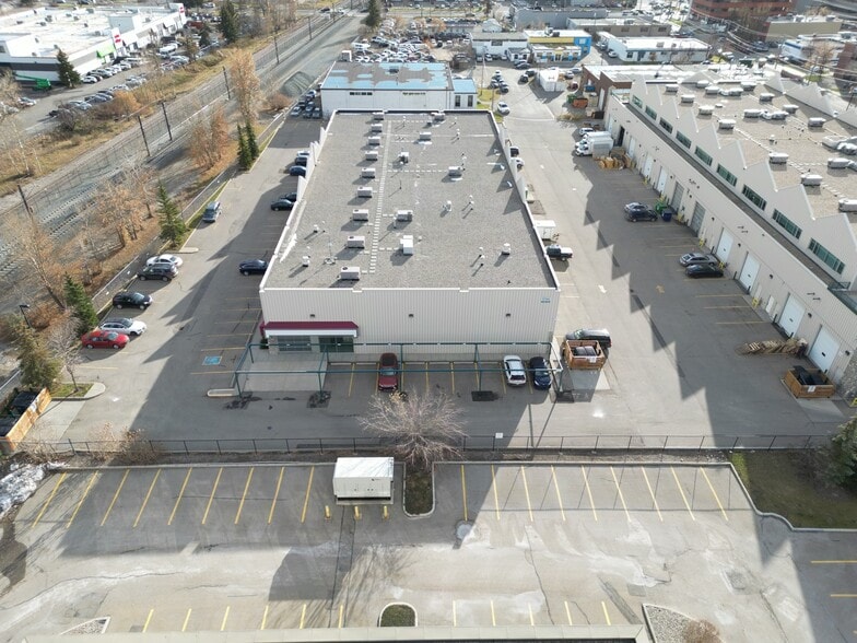5700 1st St SW, Calgary, AB à vendre - Photo de l’immeuble – Image 2 sur 13