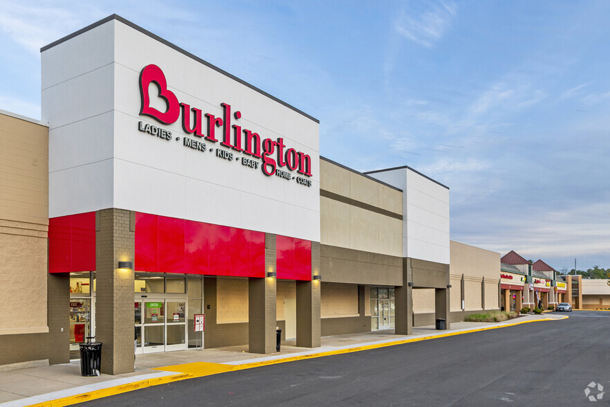 950 Largo Center Dr, Upper Marlboro, MD à louer - Photo de l’immeuble – Image 2 sur 5