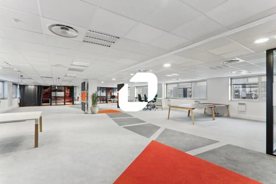 Bureau dans Noisy-le-Grand à louer - Photo de l’immeuble – Image 3 sur 11