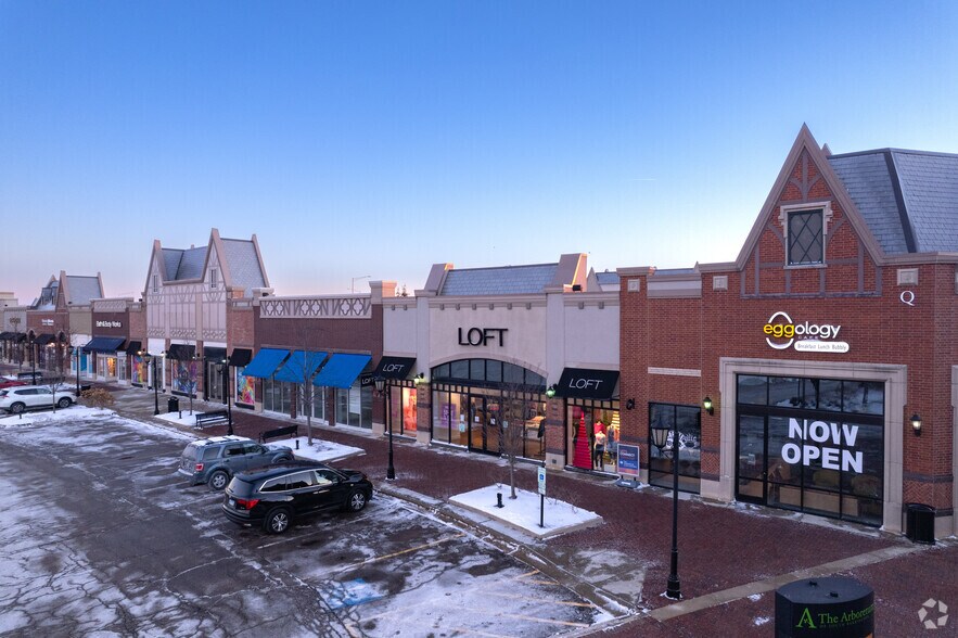 100 W Higgins Rd, South Barrington, IL à louer - Photo de l’immeuble – Image 2 sur 7