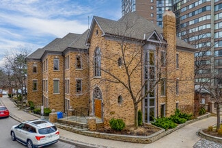 Plus de détails pour 4255 Sherwoodtowne Blvd, Mississauga, ON - Bureau à louer