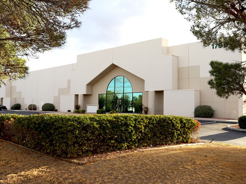 1790 Commerce Park Dr, El Paso, TX à louer - Photo de l’immeuble – Image 1 sur 1