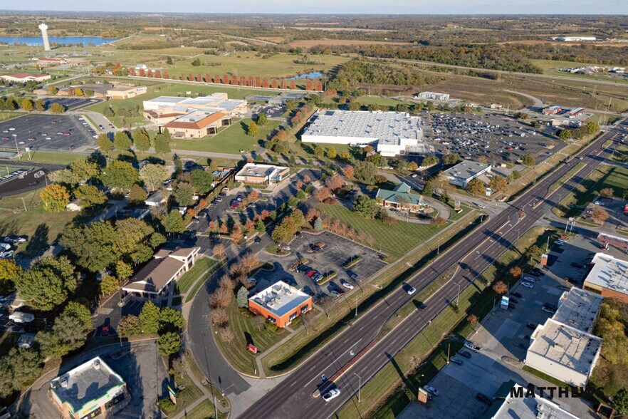 1301 Kansas Dr, Paola, KS à vendre - Photo de l’immeuble – Image 2 sur 3