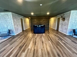 127 Hemlock St, Columbus, MS à vendre Photo intérieure– Image 2 sur 21