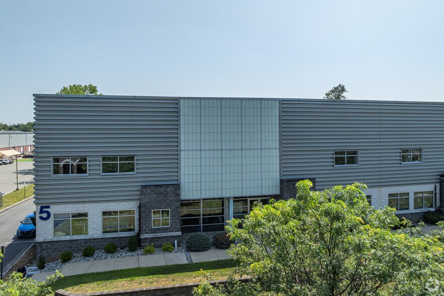 5 Middlebury Blvd, Randolph, NJ à vendre - Photo de l’immeuble – Image 3 sur 4