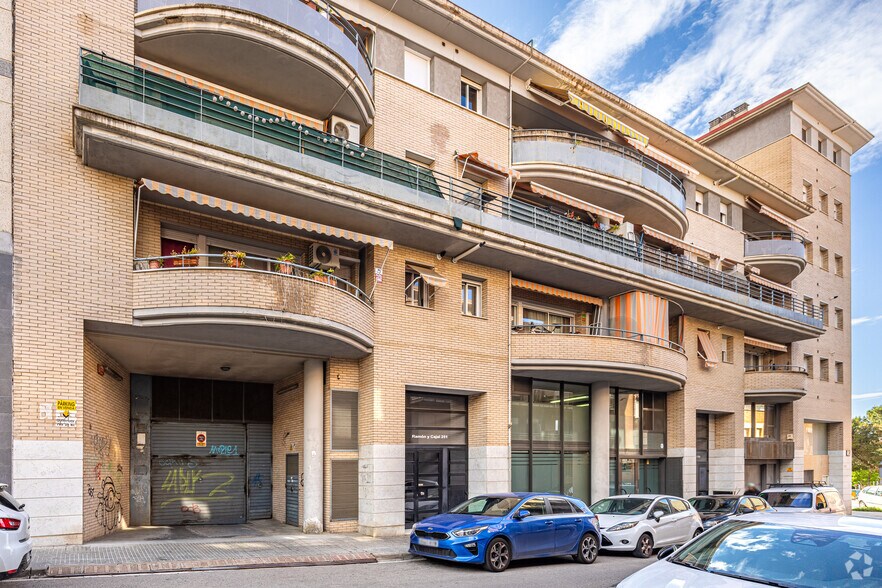 Immeuble residentiel dans Terrassa, Barcelona à vendre - Photo de l’immeuble – Image 3 sur 4