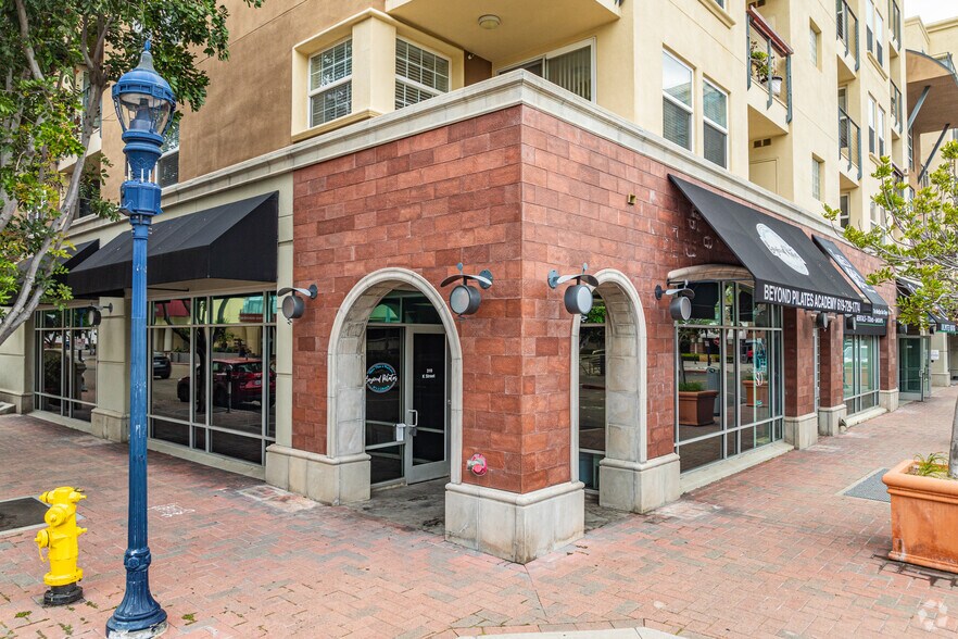 310-380 K St, San Diego, CA à louer - Photo de l’immeuble – Image 2 sur 4