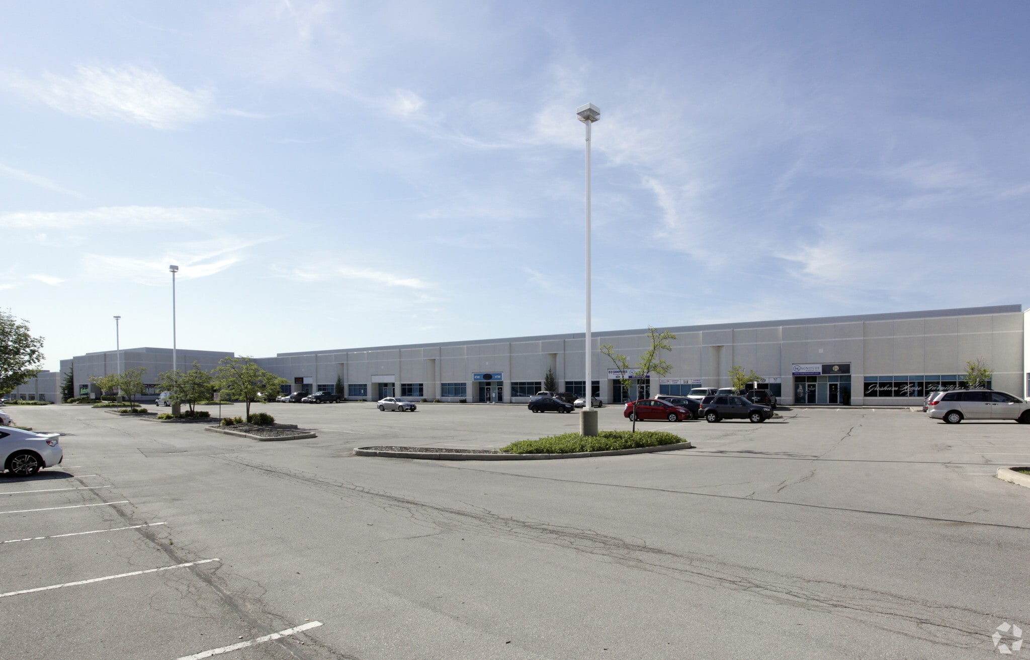 3250 Ridgeway Dr, Mississauga, ON à louer Photo principale– Image 1 sur 5