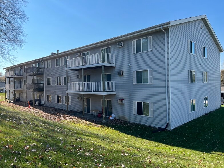 530 E Kenyon Ave, Des Moines, IA à vendre - Photo de l’immeuble – Image 3 sur 9