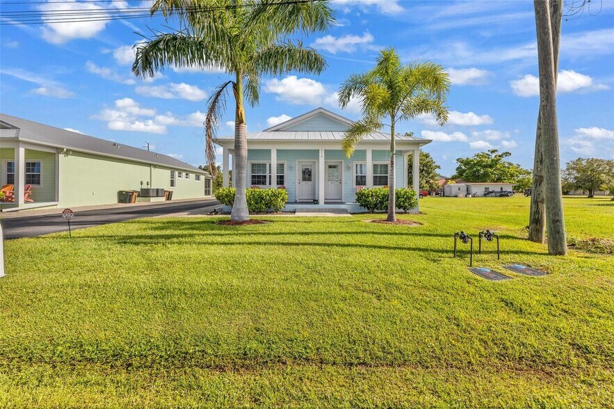 Punta Gorda Duplex Portfolio portefeuille de 1 biens à vendre sur LoopNet.fr - Photo principale – Image 2 sur 2