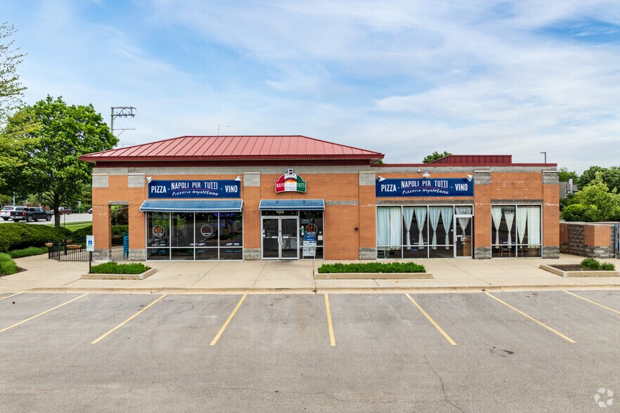 181-185 N Barrington Rd, Schaumburg, IL à vendre - Photo de l’immeuble – Image 3 sur 9