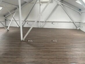 Local d'activités dans Corbeil-Essonnes à vendre Photo intérieure– Image 2 sur 10