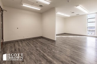 101 S Locust St, Denton, TX à louer Photo intérieure– Image 2 sur 4