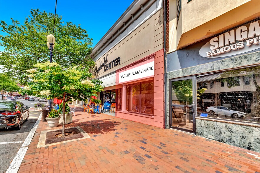 31 E Main St, Freehold, NJ à louer - Photo de l’immeuble – Image 2 sur 6