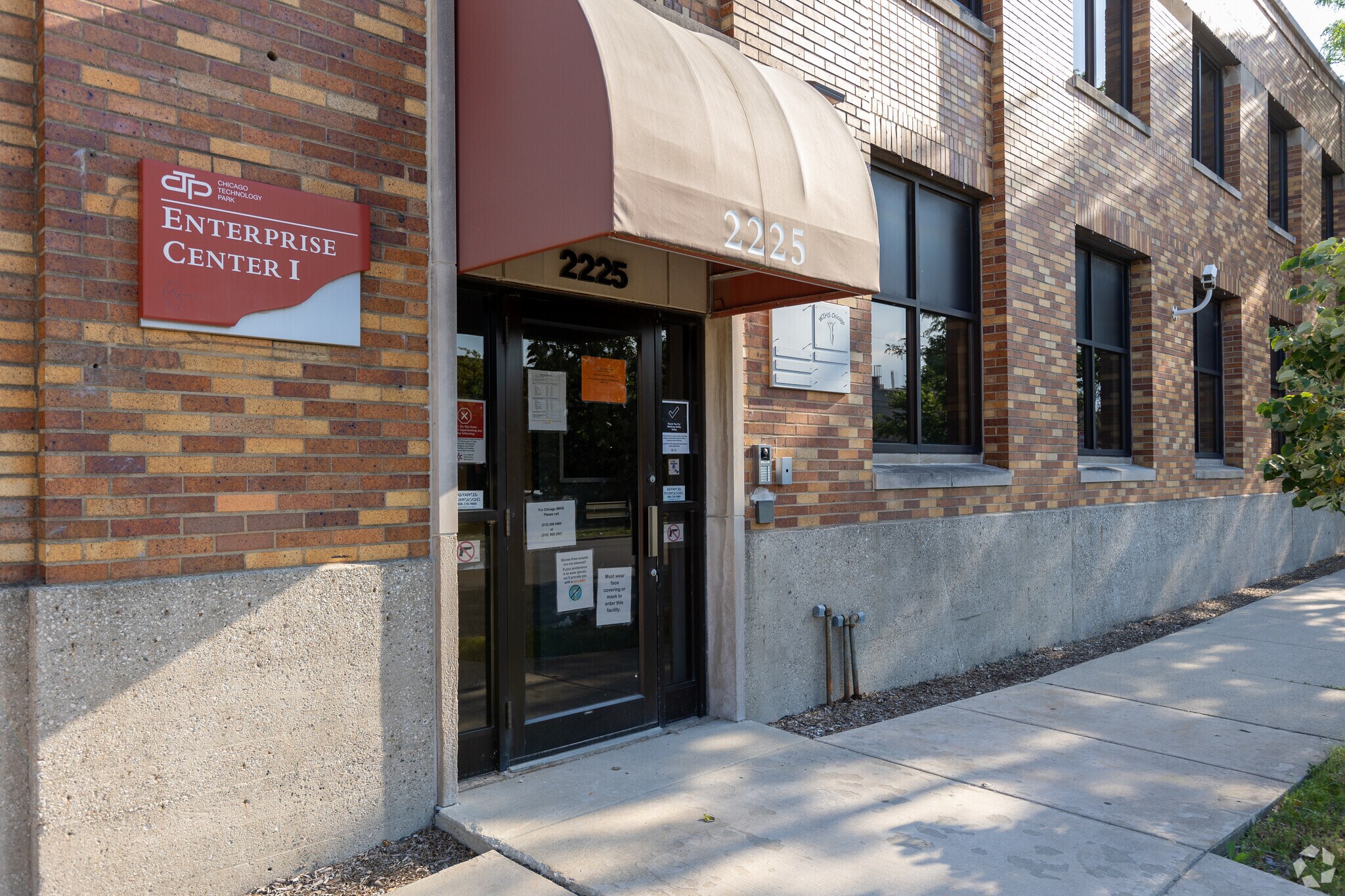 2225 W Harrison St, Chicago, IL à louer Photo principale– Image 1 sur 3