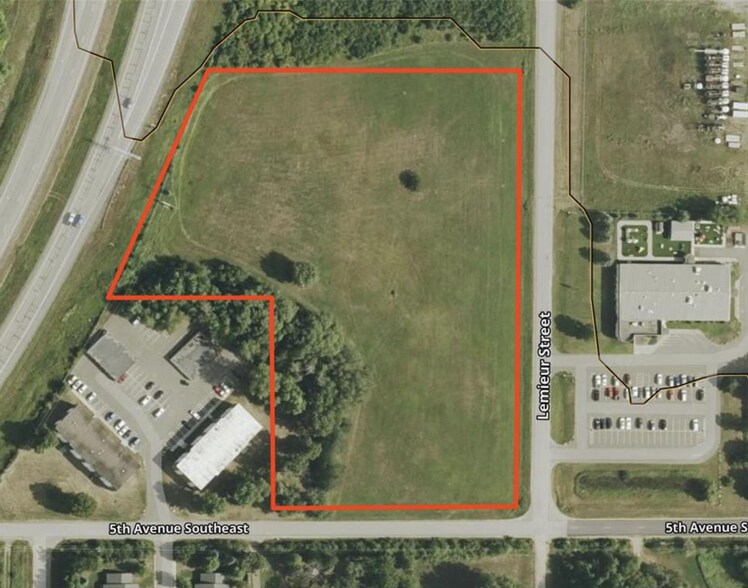 400 Lemieur St, Little Falls, MN à vendre - Aérien – Image 1 sur 6