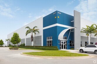 5499 NW 145th St, Opa Locka, FL à louer Photo intérieure– Image 1 sur 4