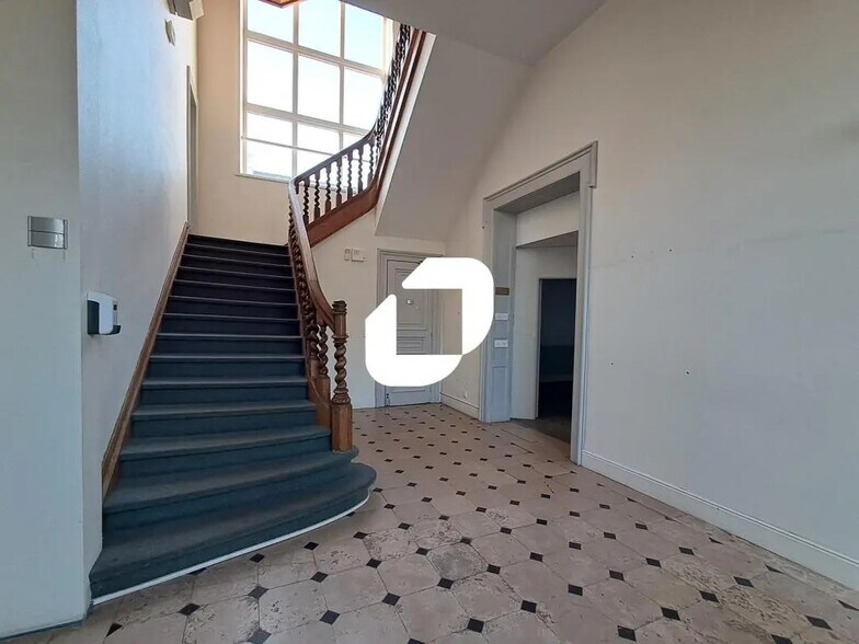 Bureau dans Saint-André-lez-Lille à louer - Photo de l’immeuble – Image 3 sur 7