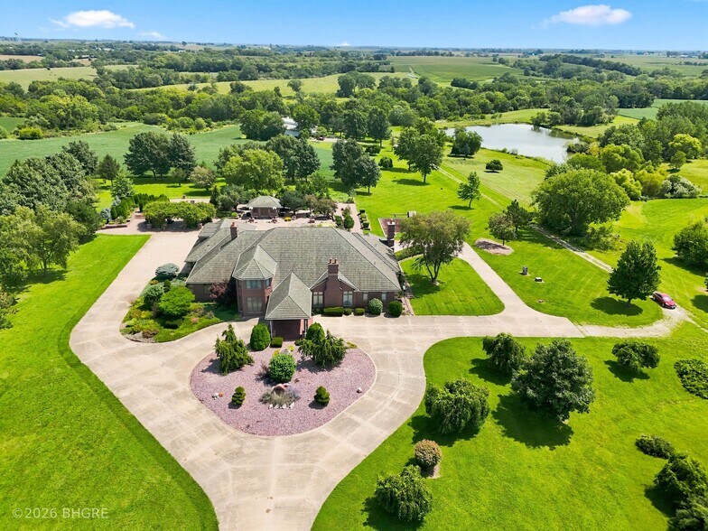2608 N Jefferson Way, Indianola, IA à vendre - Photo de l’immeuble – Image 3 sur 35