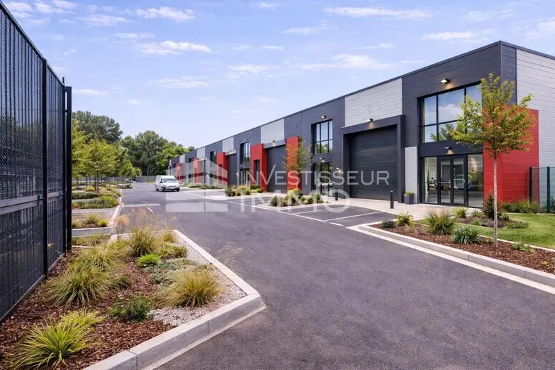 Local d'activités dans Torcy à vendre - Photo de l’immeuble – Image 3 sur 3