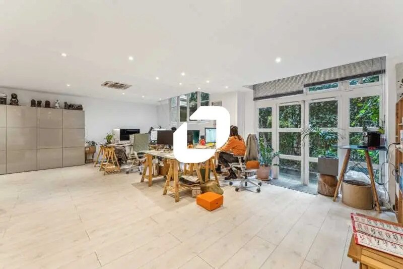 Bureau dans Paris à louer - Photo de l’immeuble – Image 2 sur 13