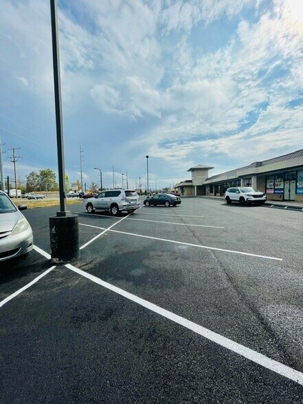 1719-1751 Brice Rd, Reynoldsburg, OH à louer - Photo de l’immeuble – Image 3 sur 3