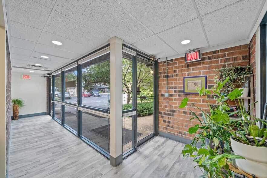 7819 Conser Pl, Overland Park, KS à vendre - Hall d’entrée – Image 2 sur 12