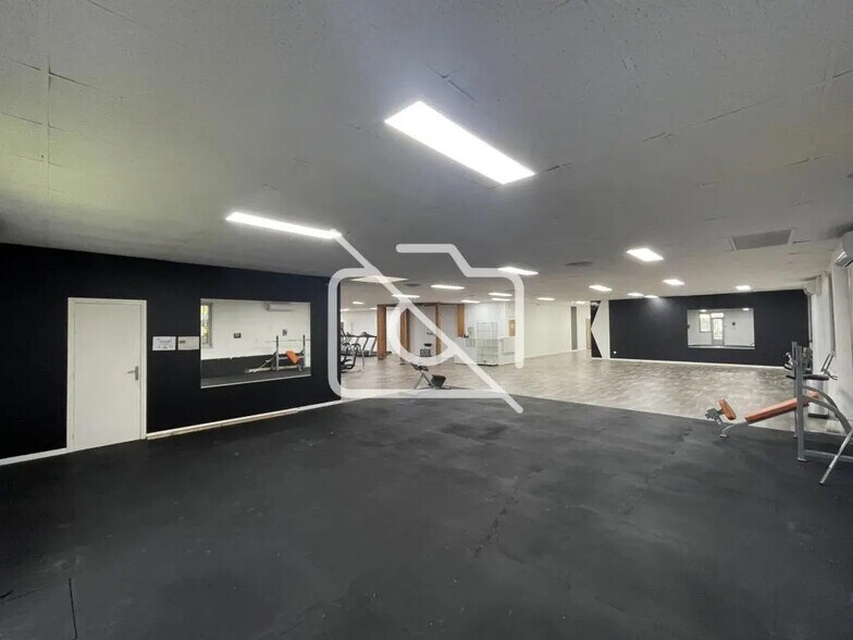 Industriel/Logistique dans Bondoufle à vendre - Photo de l’immeuble – Image 2 sur 4