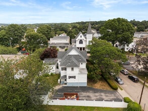 32 E Main St, Mystic, CT - Vue aérienne  vue de carte - Image1