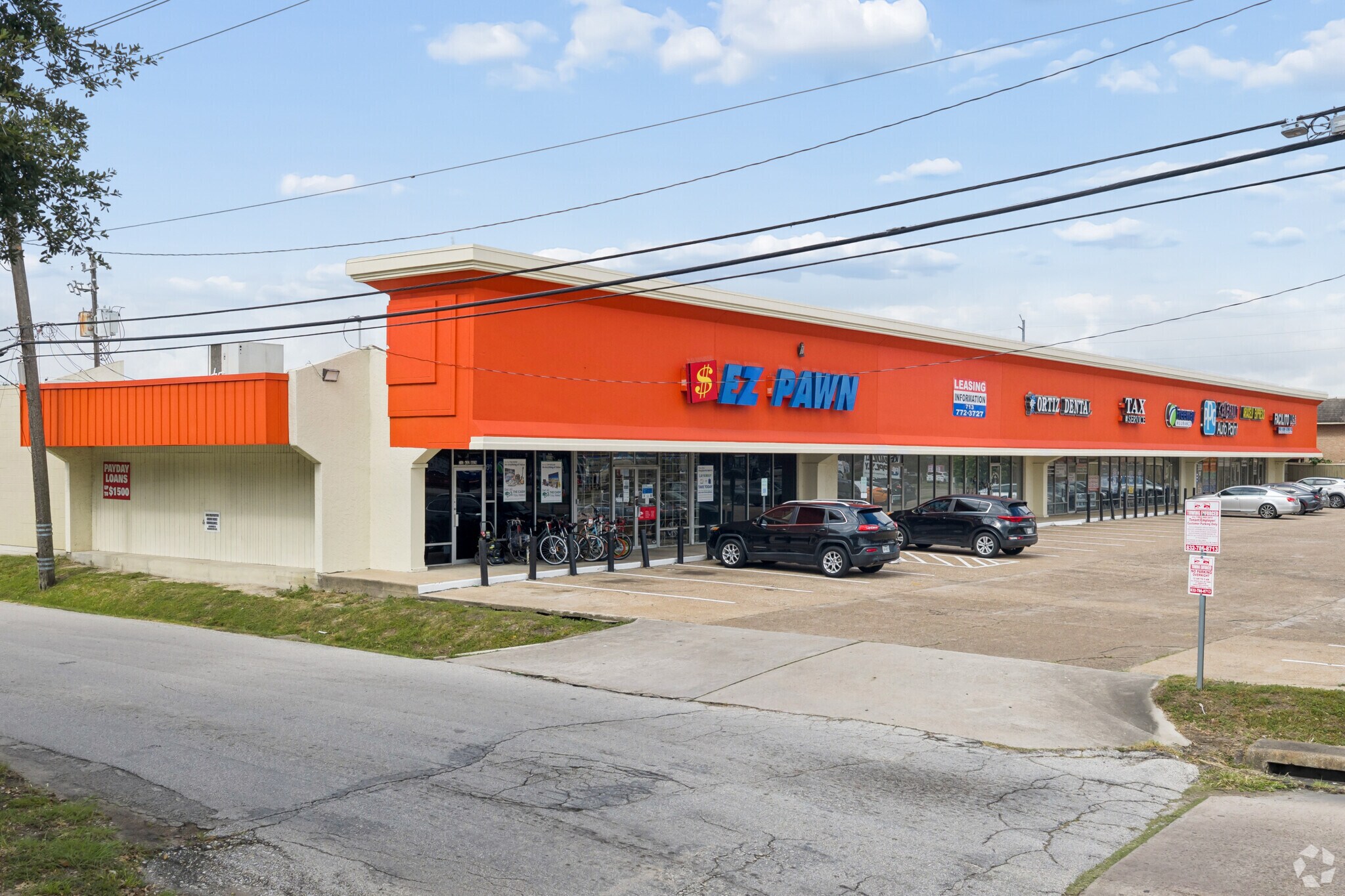 6003 Bellaire Blvd, Houston, TX à louer Photo de l’immeuble– Image 1 sur 11