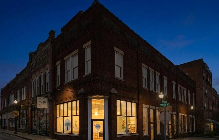 124 Tipton St, Johnson City, TN à vendre - Photo de l’immeuble – Image 2 sur 22